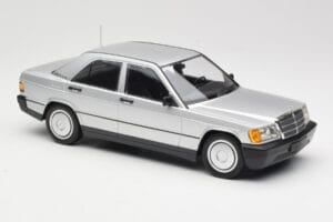 Mercedes 190E W201 Argent Minichamps 1:18 155037004 Métal — image 4 sur 6