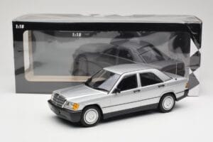 Mercedes 190E W201 Argent Minichamps 1:18 155037004 Métal — image 6 sur 6