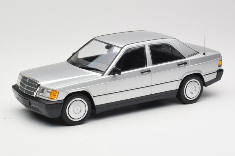 Mercedes 190E W201 Argent Minichamps 1:18 155037004 Métal