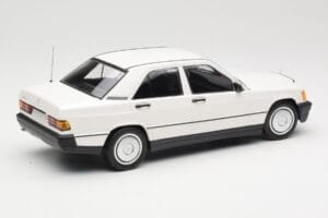 Mercedes 190E W201 Blanc Minichamps 1:18 155037002 Métal — image 2 sur 6