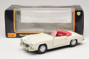 Mercedes 190SL Blanc Maisto 1:18 50274 Métal — image 8 sur 8