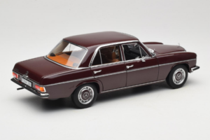 Mercedes 200 W115 Brun Rouge Foncé Norev 1:18 183778 Métal — image 3 sur 8