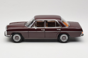 Mercedes 200 W115 Brun Rouge Foncé Norev 1:18 183778 Métal — image 4 sur 8