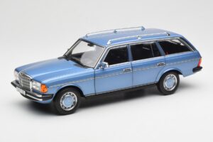 Mercedes 200 S123 T-Model Diamond Bleu Édition Concessionnaire Norev 1:18 B66040671 Métal