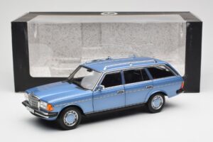 Mercedes 200 S123 T-Model Diamond Bleu Édition Concessionnaire Norev 1:18 B66040671 Métal — image 8 sur 8