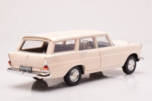 Mercedes 200 Universal W110 Crème Norev 1:18 183709 Métal — image 3 sur 8