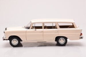 Mercedes 200 Universal W110 Crème Norev 1:18 183709 Métal — image 4 sur 8