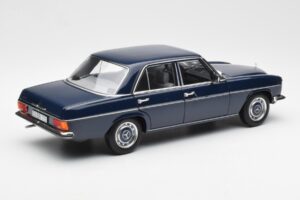 Mercedes 200 W114 Midnight Bleu Édition Concessionnaire Norev 1:18 B66040694 Métal — image 3 sur 8