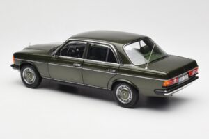 Mercedes 200 W123 Cypress Vert Métallique Édition Concessionnaire Norev 1:18 B66040654 Métal — image 7 sur 8