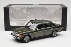 Mercedes 200 W123 Cypress Vert Métallique Édition Concessionnaire Norev 1:18 B66040654 Métal — image 8 sur 8