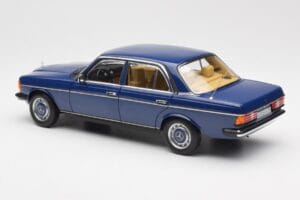 Mercedes 200 W123 Surf Bleu Norev 1:18 183710 Métal — image 7 sur 8