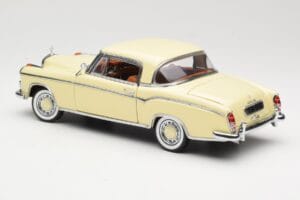 Mercedes 220 SE W128 Coupé Beige Sun Star 1:18 3562 Métal — image 7 sur 8