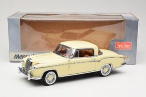 Mercedes 220 SE W128 Coupé Beige Sun Star 1:18 3562 Métal — image 8 sur 8