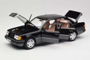 Mercedes 230E W124 AMG Wheels Noir Édition Limitée Norev 1:18 183950 Métal — image 2 sur 12