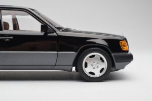 Mercedes 230E W124 AMG Wheels Noir Édition Limitée Norev 1:18 183950 Métal — image 8 sur 12