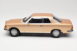 Mercedes 280 CE C123 Or Norev 1:18 183587 Métal — image 3 sur 6