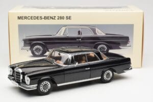 Mercedes 280 SE W111 Coupe Noir AUTOart 1:18 76286 Métal — image 8 sur 8