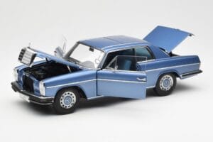 Mercedes 280C/8 W114 Coupe Bleu Metallic AUTOart 1:18 76187 Métal — image 2 sur 8