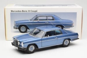 Mercedes 280C/8 W114 Coupe Bleu Metallic AUTOart 1:18 76187 Métal — image 8 sur 8