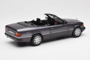 Mercedes 300 CE-24 W124 Cabriolet Violet Metallic Norev 1:18 183567 Métal — image 4 sur 10