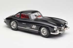 Mercedes 300 SL W198 Noir Bburago 1:18 35791 Métal — image 6 sur 8