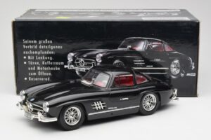 Mercedes 300 SL W198 Noir Bburago 1:18 35791 Métal — image 8 sur 8