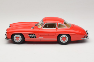 Mercedes 300 SL Gullwing Rouge Minichamps 1:18 180039001 Métal — image 4 sur 8