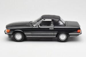 Mercedes 300 SL R107 Noir Pearl Édition Concessionnaire Norev 1:18 B66040678 Métal — image 5 sur 10