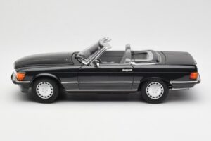 Mercedes 300 SL R107 Noir Pearl Édition Concessionnaire Norev 1:18 B66040678 Métal — image 6 sur 10