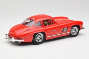 Mercedes 300 SL Rouge Bburago 1:18 3015 Métal — image 3 sur 8