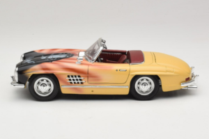 Mercedes 300 SL Roadster Rosemarie Muster Edition Limitée 18/27 Bburago 1:18 3023-M1 Métal — image 4 sur 8