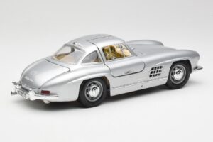 Mercedes 300 SL Argent Bburago 1:18 3013 Métal — image 3 sur 8
