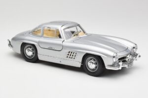 Mercedes 300 SL Argent Bburago 1:18 3013 Métal — image 6 sur 8