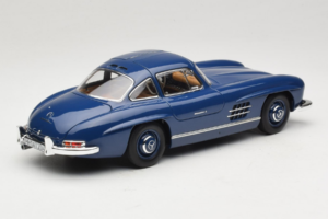 Mercedes 300 SL W198 Bleu Norev 1:18 183852 Métal — image 3 sur 8