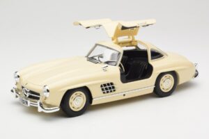 Mercedes 300 SL W198 Crème Minichamps 1:18 110037212 Métal — image 2 sur 8
