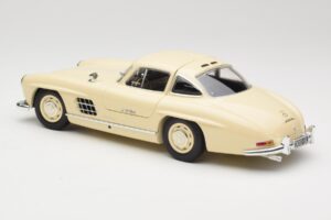 Mercedes 300 SL W198 Crème Minichamps 1:18 110037212 Métal — image 7 sur 8