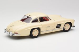 Mercedes 300 SL W198 Crème Avec Intérieur Rouge Minichamps 1:18 180039002 Métal — image 3 sur 8