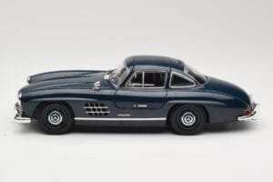 Mercedes 300 SL W198 Gullwing Bleu Foncé Minichamps 1:18 110037216 Métal — image 4 sur 8