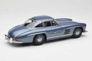 Mercedes 300 SL W198 Gullwing Light Blue Metallic Minichamps 1:18 110037220 Métal — image 3 sur 8
