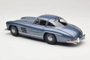 Mercedes 300 SL W198 Gullwing Light Blue Metallic Minichamps 1:18 110037220 Métal — image 7 sur 8