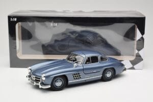 Mercedes 300 SL W198 Gullwing Light Blue Metallic Minichamps 1:18 110037220 Métal — image 8 sur 8
