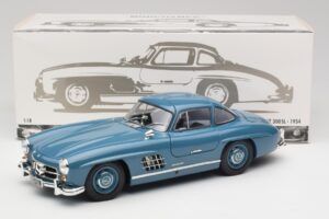 Mercedes 300 SL W198 Bleu Clair Minichamps 1:18 180039007 Métal — image 8 sur 8