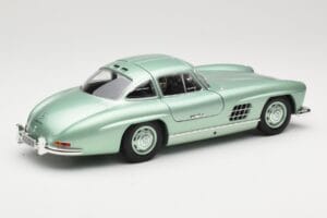 Mercedes 300 SL W198 Gullwing Light Green Metallic Minichamps 1:18 110037221 Métal — image 3 sur 8