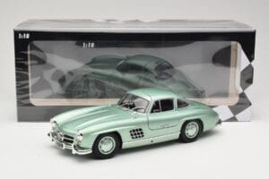 Mercedes 300 SL W198 Gullwing Light Green Metallic Minichamps 1:18 110037221 Métal — image 8 sur 8
