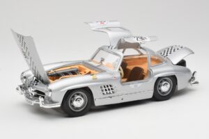 Mercedes 300 SL W198 #295 1954 Bburago 1:18 32813 Métal — image 2 sur 8