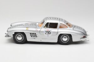 Mercedes 300 SL W198 #295 1954 Bburago 1:18 32813 Métal — image 4 sur 8