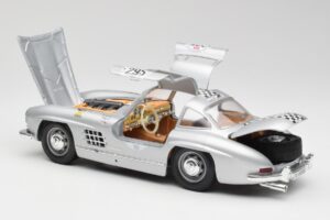 Mercedes 300 SL W198 #295 1954 Bburago 1:18 32813 Métal — image 5 sur 8