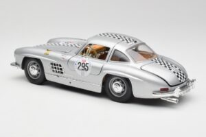Mercedes 300 SL W198 #295 1954 Bburago 1:18 32813 Métal — image 7 sur 8