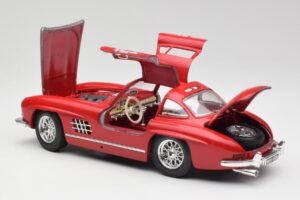 Mercedes 300 SL W198 Red Metallic Bburago 1:18 3013-M1 Métal — image 5 sur 8