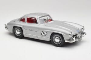 Mercedes 300 SL W198 Gullwing Silver Gris Bburago 1:18 3513 Métal — image 6 sur 8